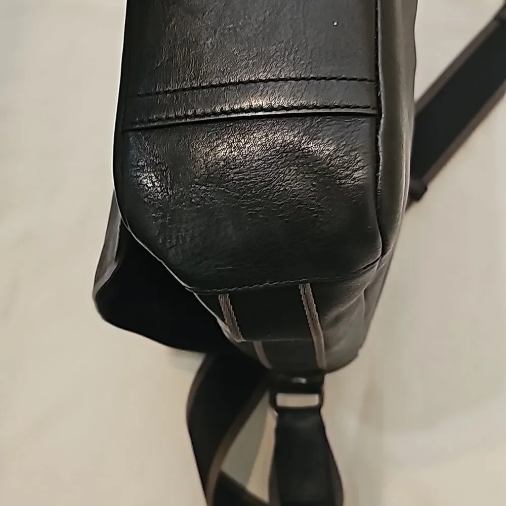 COACH HERITAGE WEB‎ LEATHER MESSENGER  F70556